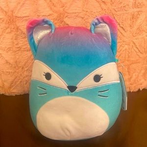 Vicki Squishmallow 8”